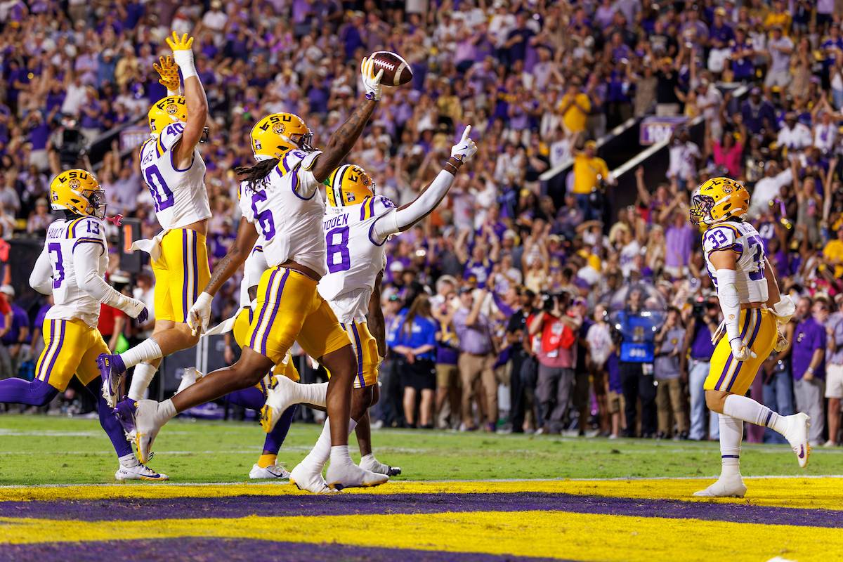 LSU Tigers celebrate a touchdown LSU Tigers celebrate a touchdown