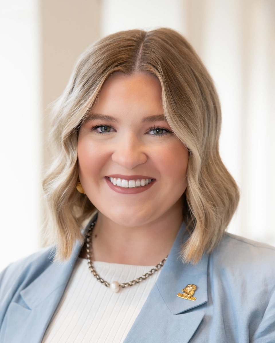 Maddie Volland Headshot